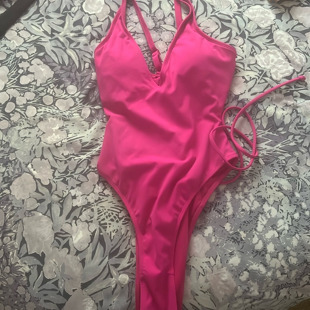TA3 mega Sculpting Suit Hi Cut Plungey Hot Pink Size Small